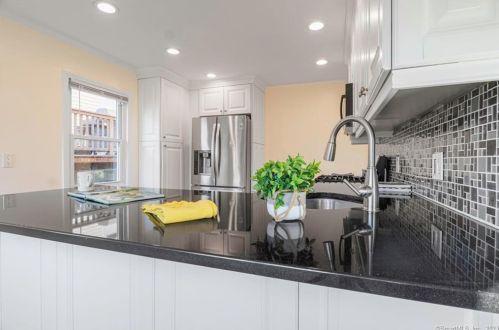 28 Congress St, Stamford CT  06902-7633 exterior