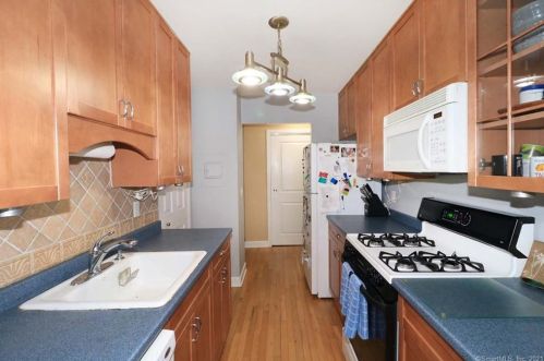 5 Lawson Ln, Ridgefield, CT 06877-3974