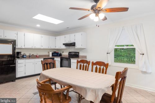 214 Hampton Dr, Spotsylvania VA 22551-8747 exterior