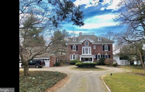 605 Bank Ave, Riverton, NJ 08077-1144