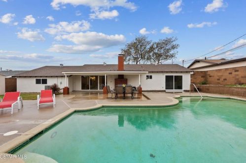 3026 Amarillo Ave, Simi Valley CA  93063-1704 exterior