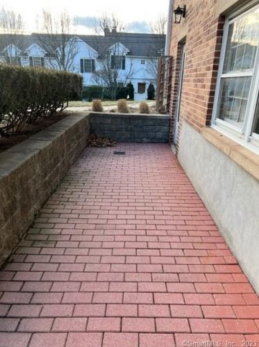 210 Park St, New Canaan, CT 06840-5703