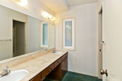 5576 Inner Circle Dr, Riverside CA  92506-3617 exterior