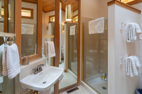 357 Skidder Trl, Truckee CA 96161-3929 exterior