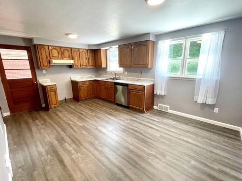 228 Calvert St, Bridgeville PA  15017-1916 exterior