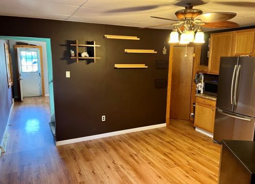 146 Dahlia St, Whitaker PA 15120-2204 exterior