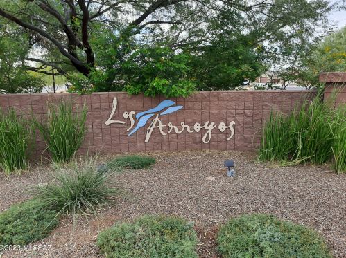 470 Cedar Chase Dr, Green Valley, AZ 85614-5591