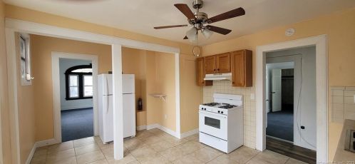 73 Laurel Ave, Bridgeport CT  06605-1124 exterior