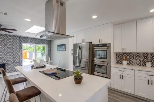 6979 Bobhird Dr, San Diego CA  92119-2021 exterior