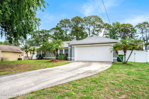 5073 Jamaica Rd, Cocoa, FL 32927-9121
