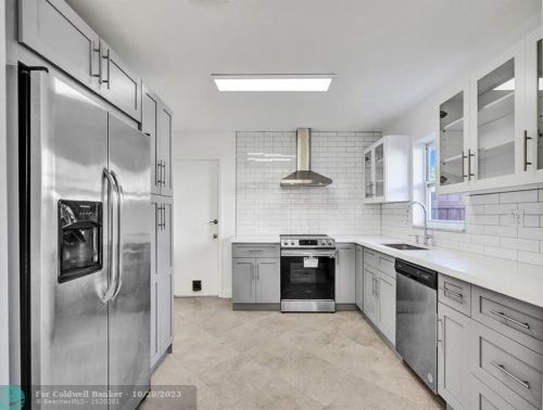 212 2nd Ct, Dania Beach FL  33004-4813 exterior