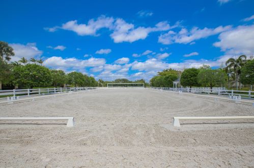 15563 Estancia Ln, West Palm Beach FL  33414-7439 exterior