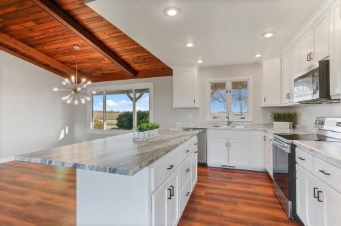5321 Finger Rd, Green Bay, WI 54311-9521