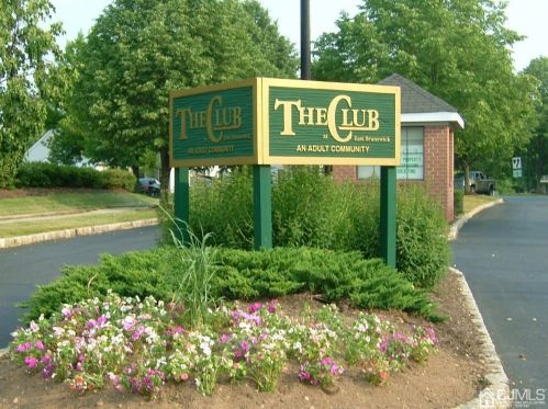 75 Whitehead Ln, East Brunswick NJ  08816-5633 exterior