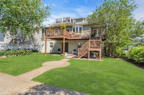 50 Ocean Ave, Monmouth Hills NJ  07732-1410 exterior