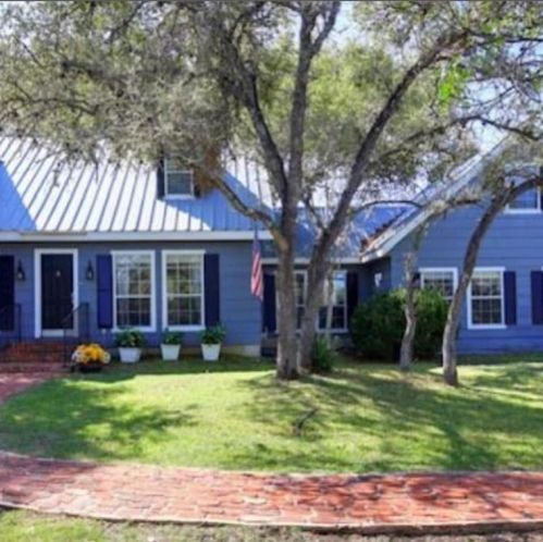 106 Stageline Dr, Uhland, TX 78640-4019
