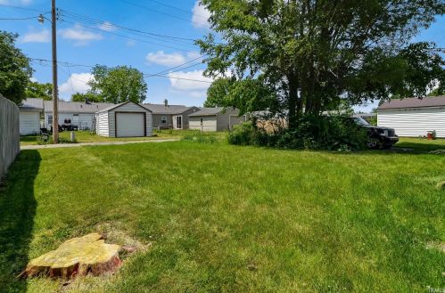 821 Geyer Ave, Mishawaka, IN 46544-4338