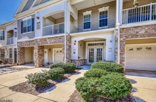 805 Brook Hollow Dr, Whippany NJ  07981 exterior