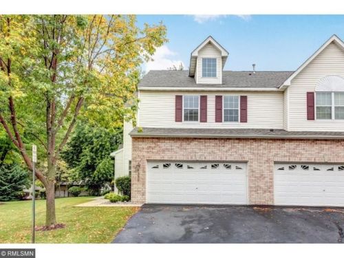 1350 White Oak Dr, Chaska MN  55318-1401 exterior