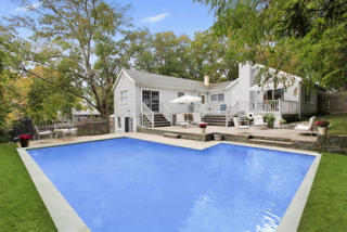 80 Bay St, South Hampton, NY 11968-1948