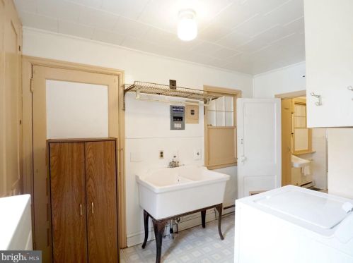 326 Liberty St, Charles Town WV  25414-1828 exterior