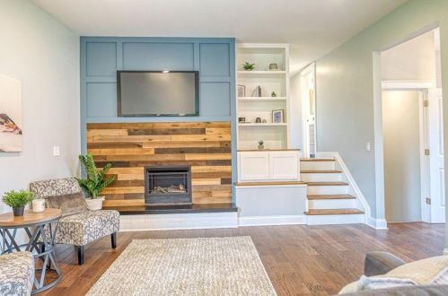 332 Blackhawk Rd, Beaver Falls PA  15010-1406 exterior