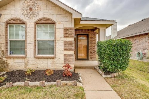 709 Crystal Dr, Burleson TX  76028-8663 exterior