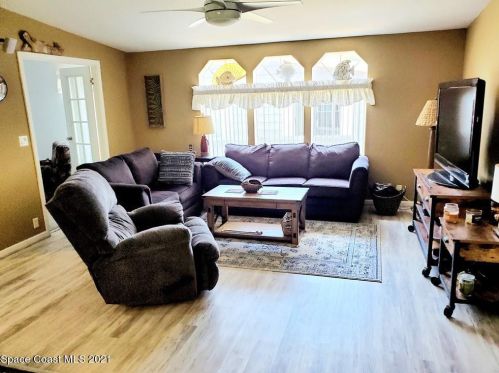488 Marlin Cir, Sebastian, FL 32976-2402