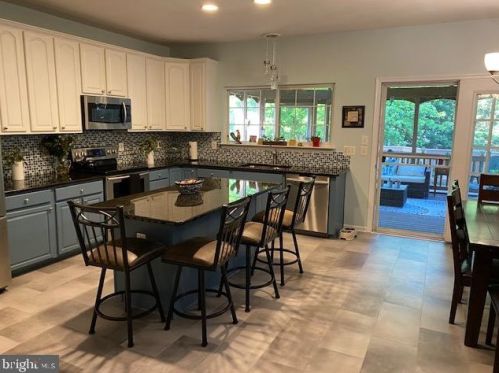 500 Rosemary Ln, Purcellville VA  20132-3274 exterior