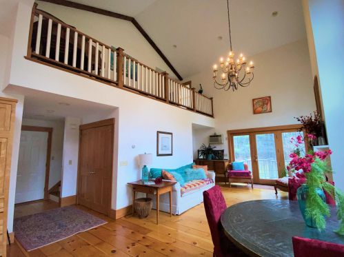 73 Main St, Hopkinton NH  03229-3003 exterior