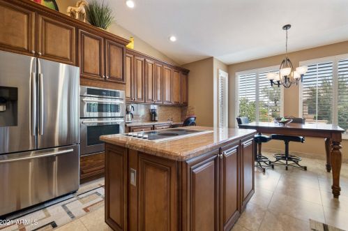 9202 Crystal Dr, Chandler, AZ 85248-0831