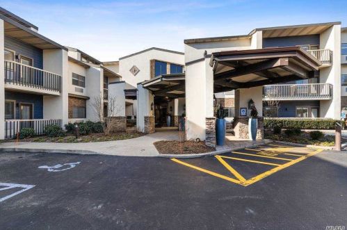 9 Gerhard Rd, Hicksville NY  11803-5500 exterior