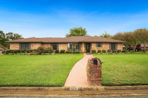 2529 Brookhaven Dr, Denison, TX 75020-4008