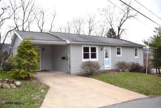 512 Front St, Hollidaysburg PA  16648-1409 exterior