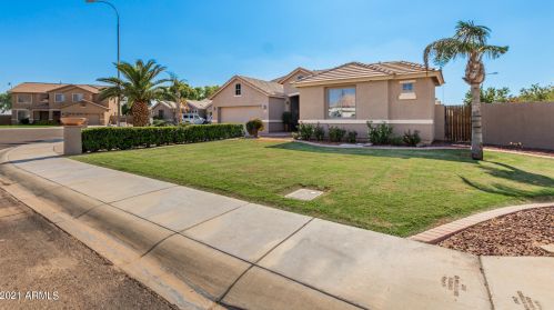 6954 Scott Dr, Chandler, AZ 85249-5055