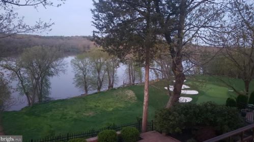 18306 Fairway Oaks Sq, Leesburg, VA 20176-8460