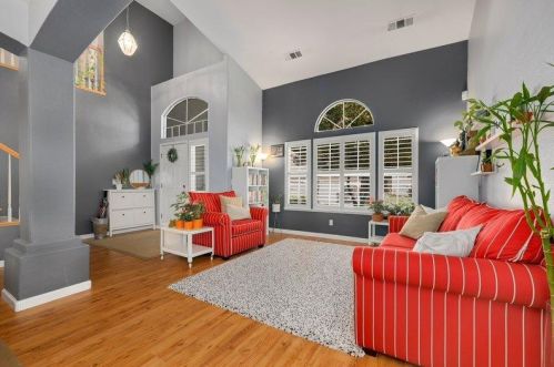8513 Spring Azure Way, Elk Grove, CA 95624-3711