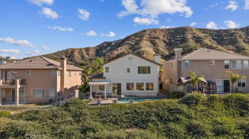 28341 Brookview Ter, Santa Clarita CA  91350-4446 exterior