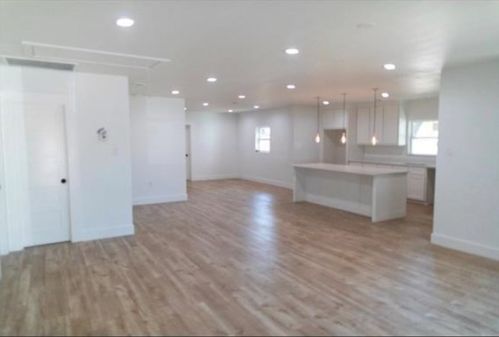 2864 Dutton Dr, Dallas, TX 75211-9021