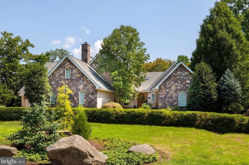 828 Plymouth Rd, Prospectville, PA 19002-1945