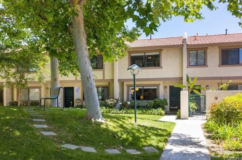 1910 Palmyra Ave, Orange CA 92866-2548 exterior