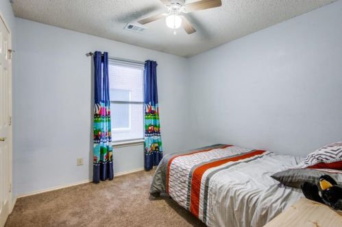 1808 Newton Dr, Lewisville TX  75028-7318 exterior