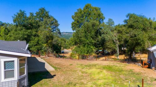 18708 1st Ave, Tuolumne CA  95379-9716 exterior