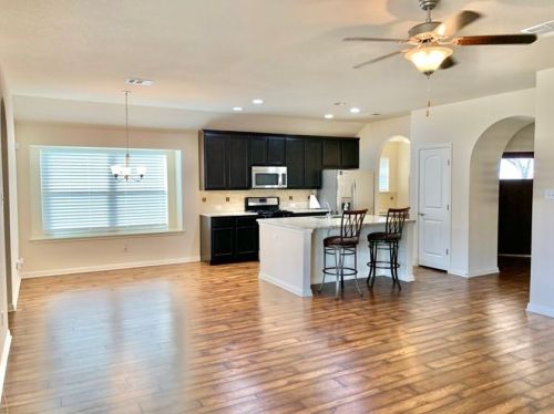 339 Sycamore St, Georgetown TX  78633-1819 exterior