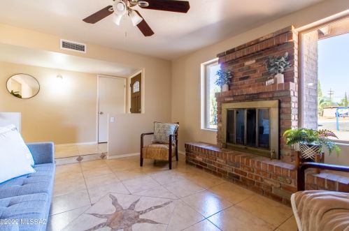 926 Camino Seco, Tucson AZ  85710-1708 exterior