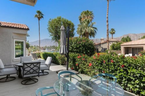 48221 Calle Florista, La Quinta CA  92253-2251 exterior