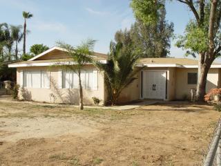 9141 Kennedy St, Riverside, CA 92509-5904