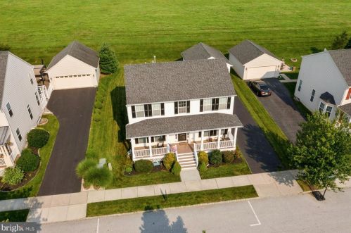 220 Columba St, Cochranville, PA 19330-9405