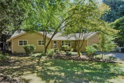 29117 12th St, Lake Joy, WA 98014-9617