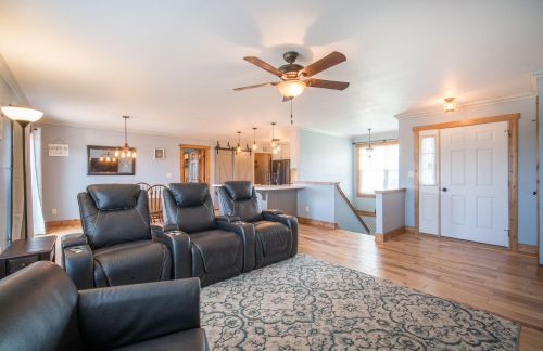 263 Stonefield Dr, Lake Mills WI  53551-1963 exterior